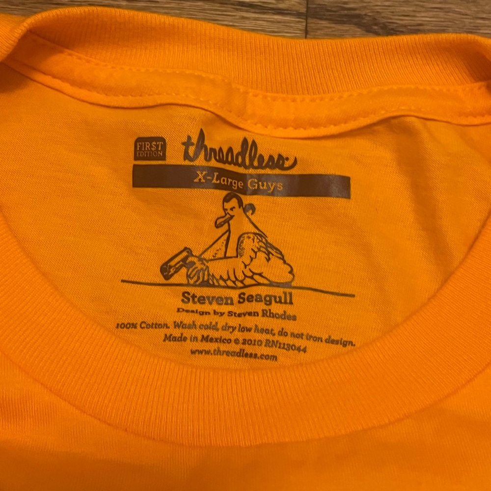 Threadless Vintage Men’s Size X-L Steven Seagull T-shirt in mint shape - Picture 2 of 3